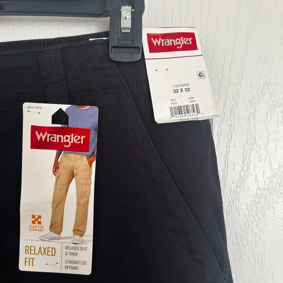Men's NWT Wrangler Relaxed Fit Straight Cotton Pants Sz 32x32 - Picture 2 of 5